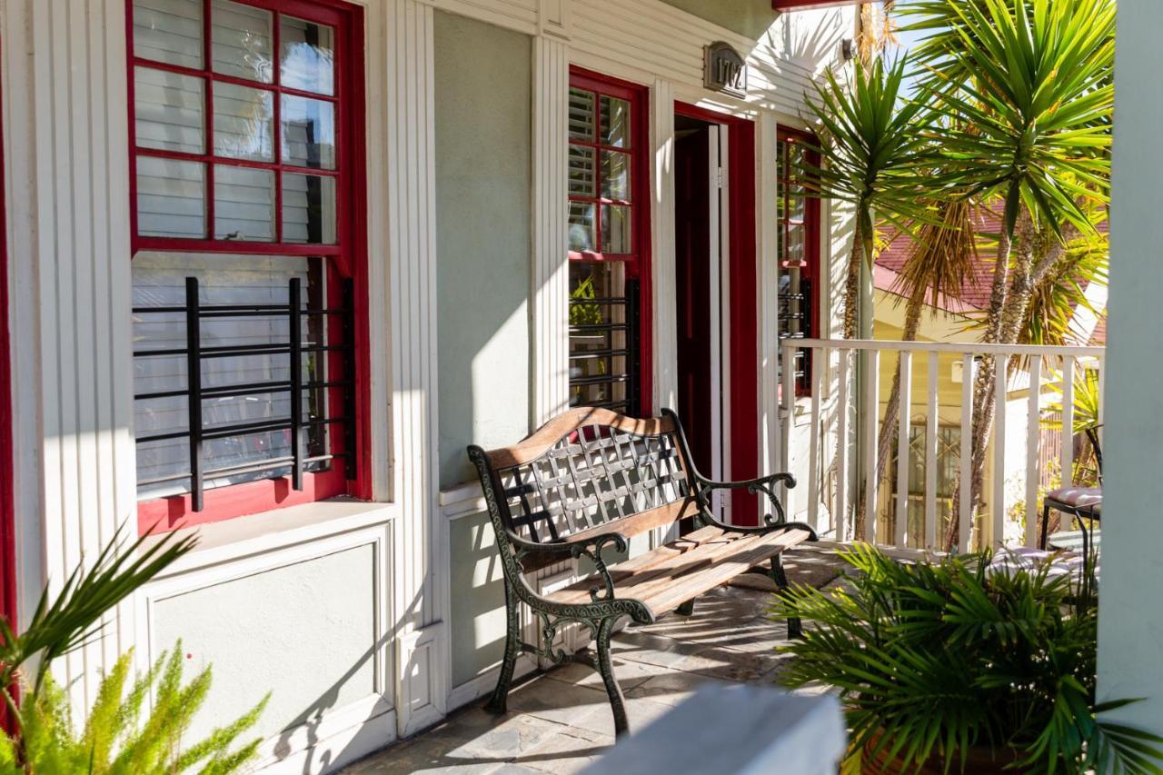 Hollywood Hills Suites Лос Анджелис Екстериор снимка