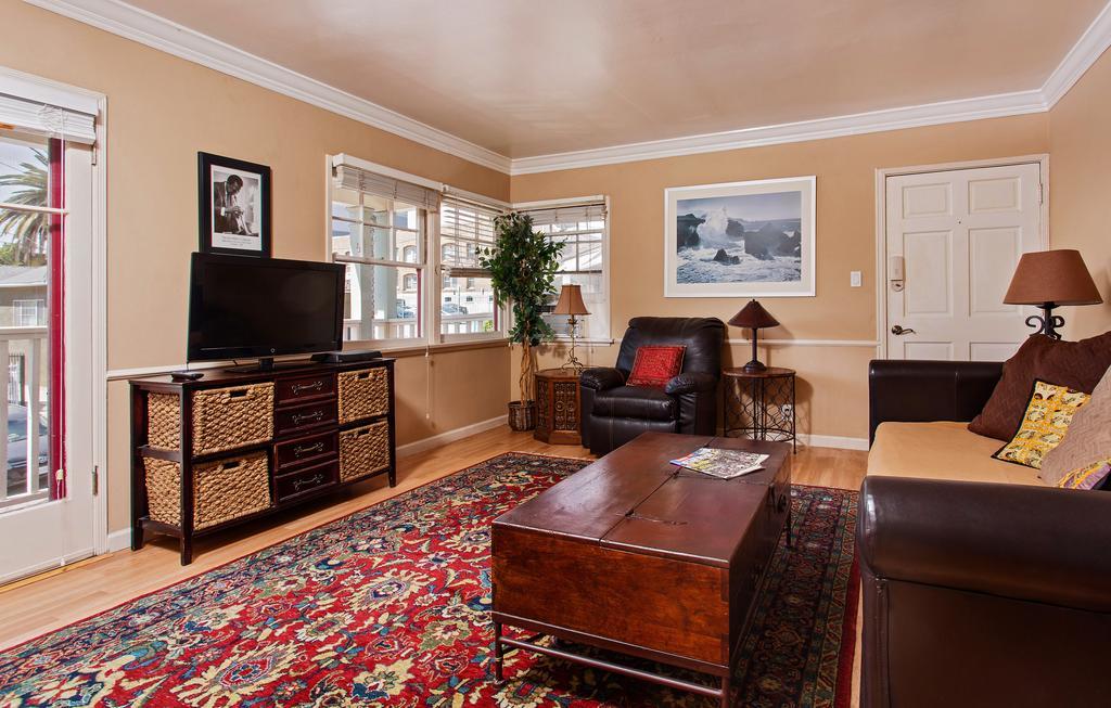 Hollywood Hills Suites Лос Анджелис Екстериор снимка
