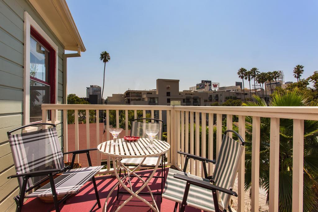 Hollywood Hills Suites Лос Анджелис Екстериор снимка