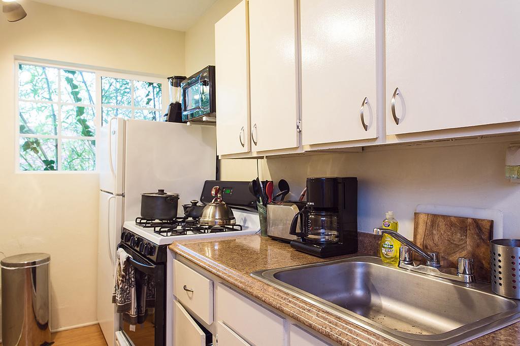 Hollywood Hills Suites Лос Анджелис Екстериор снимка